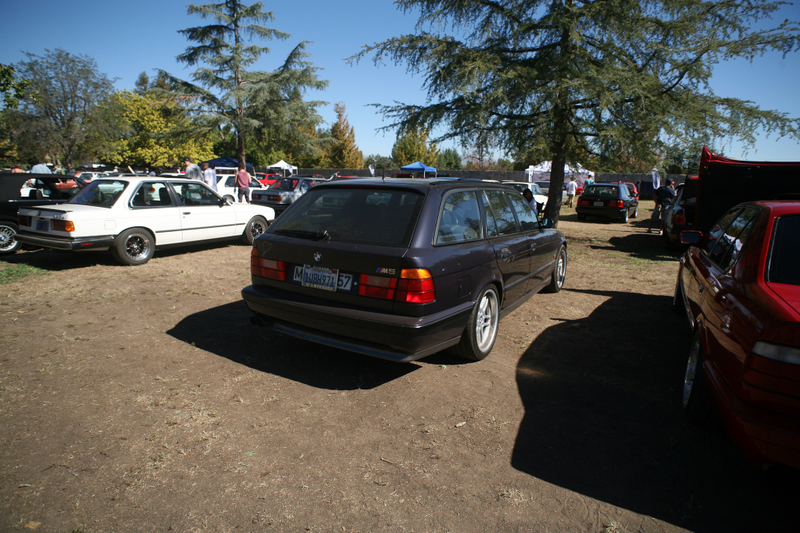 Illustration for article titled SoCal Vintage BMWs: Where the turn-signal-using BMW owners come to play